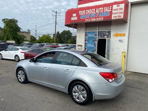 Used 2016 Chevrolet Cruze LS image 7
