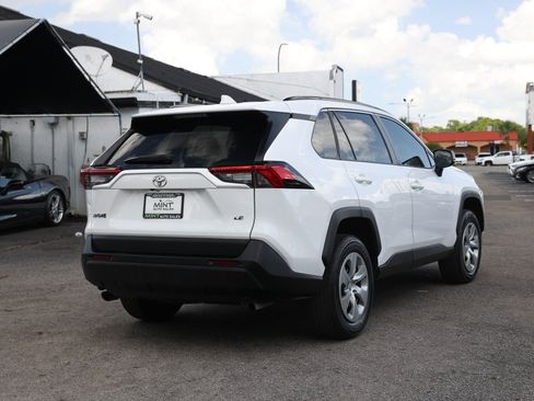 Used 2021 Toyota RAV4 LE FWD image 15