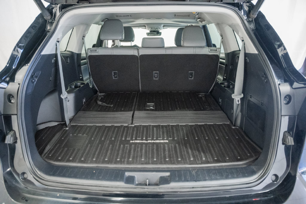 Used 2020 Toyota Highlander XLE AWD/4WD image 6