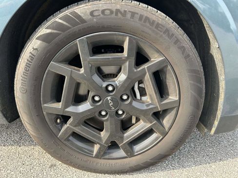 Used 2025 Kia Carnival SX Prestige image 5