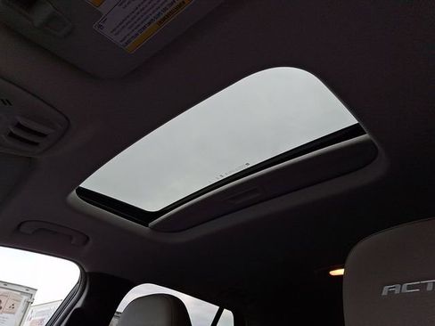Used 2024 Chevrolet Trax ACTIV w/ Sunroof Package FWD image 16