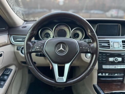 Used 2014 Mercedes-Benz E 350 Sedan image 25