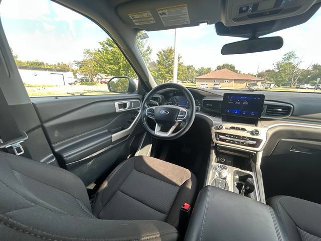 Used 2023 Ford Explorer XLT AWD/4WD image 44
