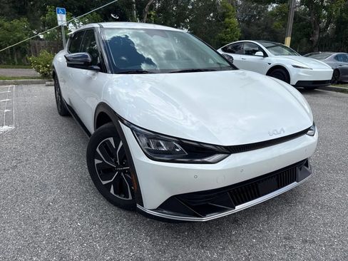 Used 2023 Kia EV6 Wind RWD image 4