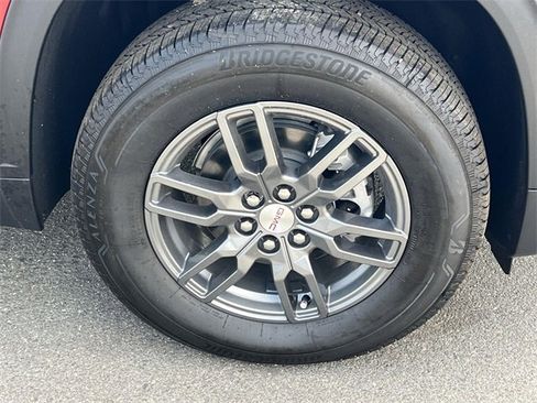 New 2025 GMC Acadia Elevation image 29