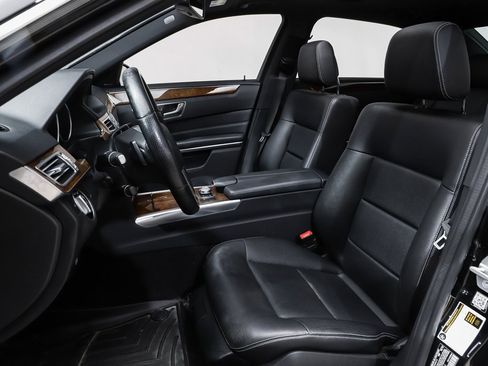 Used 2015 Mercedes-Benz E 350 4MATIC Sedan image 9