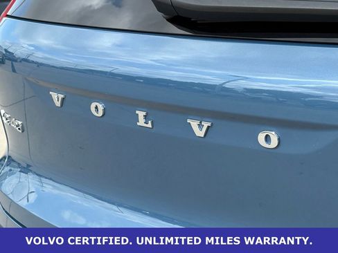 Certified 2025 Volvo XC40 B5 Plus AWD/4WD image 8
