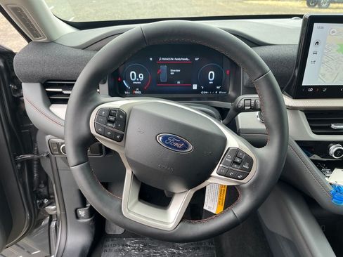 Used 2026 Ford Explorer Active w/ Active Comfort Package AWD/4WD image 17