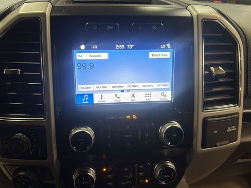 Used 2019 Ford F150 Lariat w/ Equipment Group 502A Luxury AWD/4WD image 20