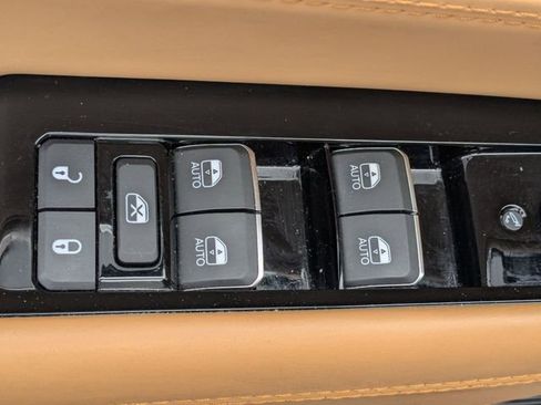 Used 2024 Jeep Grand Wagoneer Series III w/ Rear Seat Video Group 1 image 12