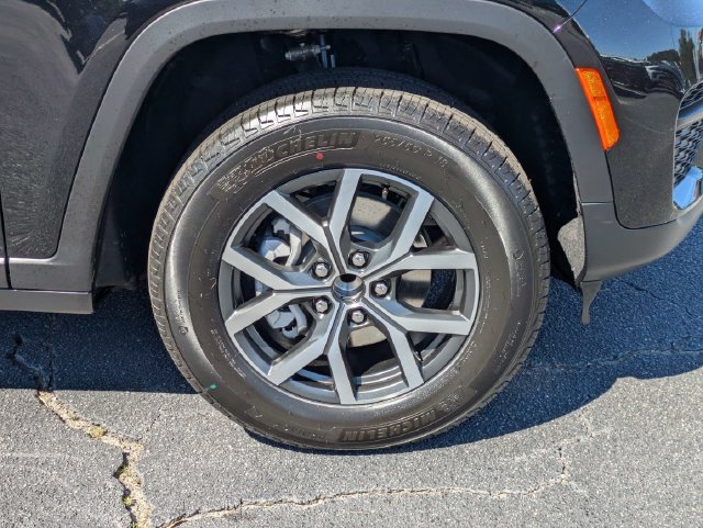 New 2027 Jeep Grand Cherokee Laredo X RWD image 12
