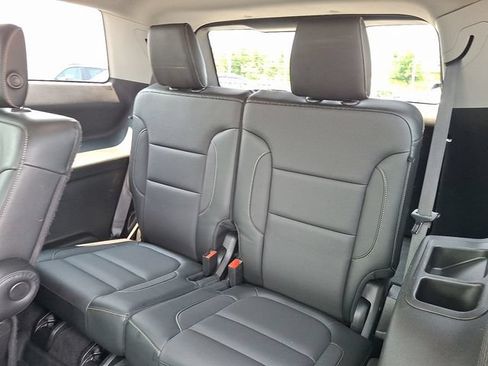 Used 2019 GMC Acadia SLT w/ LPO, Floor Liner Package AWD/4WD image 11