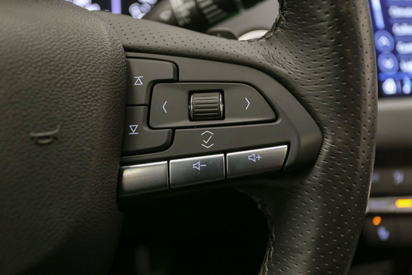 Used 2022 Cadillac XT4 Sport w/ Sun And Sound Package AWD/4WD image 39