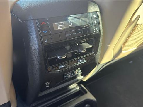 Used 2021 Jeep Grand Cherokee L Limited AWD/4WD image 23