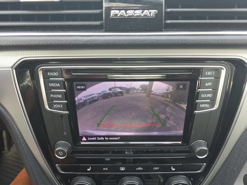 Used 2019 Volkswagen Passat 2.0T Wolfsburg w/ Wheels & Sunroof Package FWD image 21