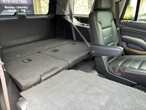 Used 2015 GMC Yukon Denali w/ Premium Package RWD image 25