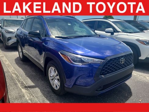 Used 2025 Toyota Corolla Cross LE FWD image 1