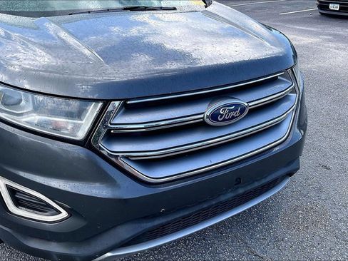 Used 2018 Ford Edge Titanium w/ Technology Package FWD image 28