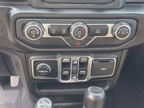 Used 2020 Jeep Gladiator Sport w/ Quick Order Package 24S image 12