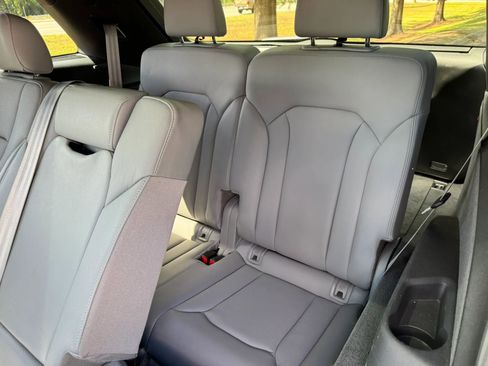 Used 2017 Audi Q7 3.0T Prestige AWD/4WD image 23