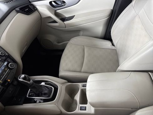 Used 2020 Nissan Rogue Sport SV w/ Technology Package image 17