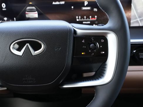 New 2026 INFINITI QX80 Luxe image 11