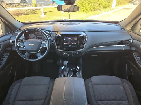 Used 2023 Chevrolet Traverse LT image 15