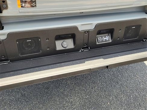 Used 2024 GMC Sierra 1500 AT4 w/ Technology Package image 12