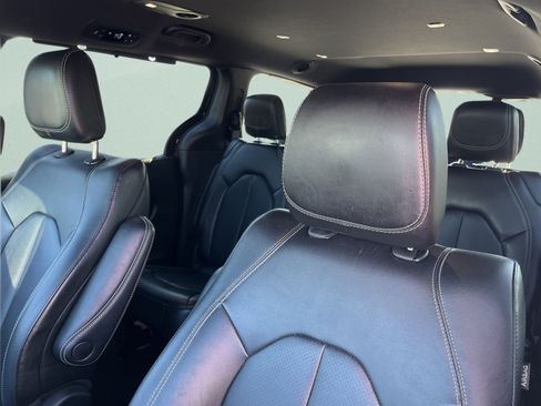 Used 2025 Chrysler Pacifica Select FWD image 23