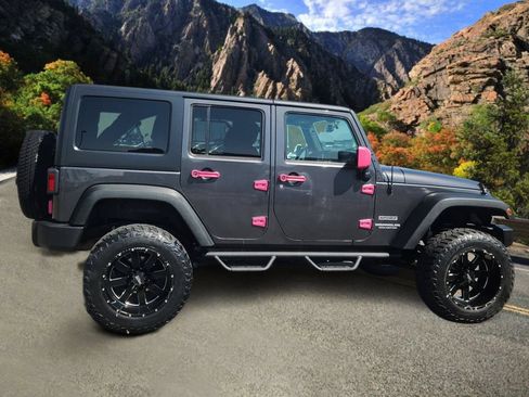 Used 2017 Jeep Wrangler Unlimited Sport w/ Quick Order Package 24S AWD/4WD image 2