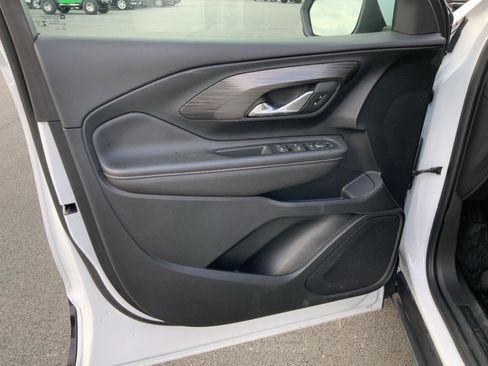 Used 2022 GMC Terrain SLE w/ Elevation Edition image 19