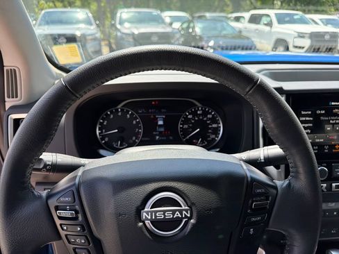 Used 2025 Nissan Frontier SV w/ SV Convenience Package RWD image 18
