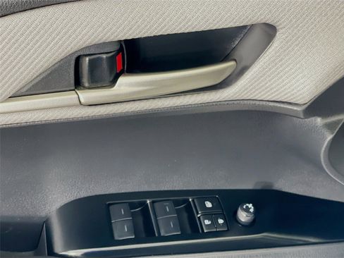 Used 2025 Toyota Camry SE w/ Convenience Package image 21