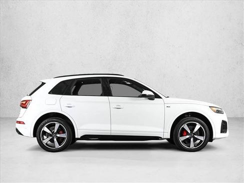 Certified 2024 Audi Q5 2.0T Premium Plus AWD/4WD image 4
