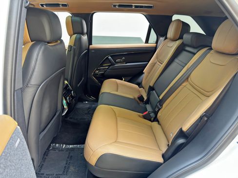 Used 2024 Land Rover Range Rover Sport Autobiography image 48