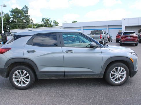 Used 2024 Chevrolet TrailBlazer LS w/ LS Convenience Package FWD image 11