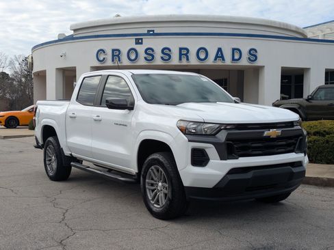Used 2023 Chevrolet Colorado LT image 1