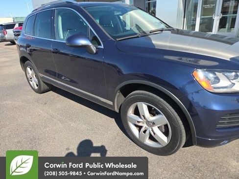 Used 2014 Volkswagen Touareg TDI AWD/4WD image 14