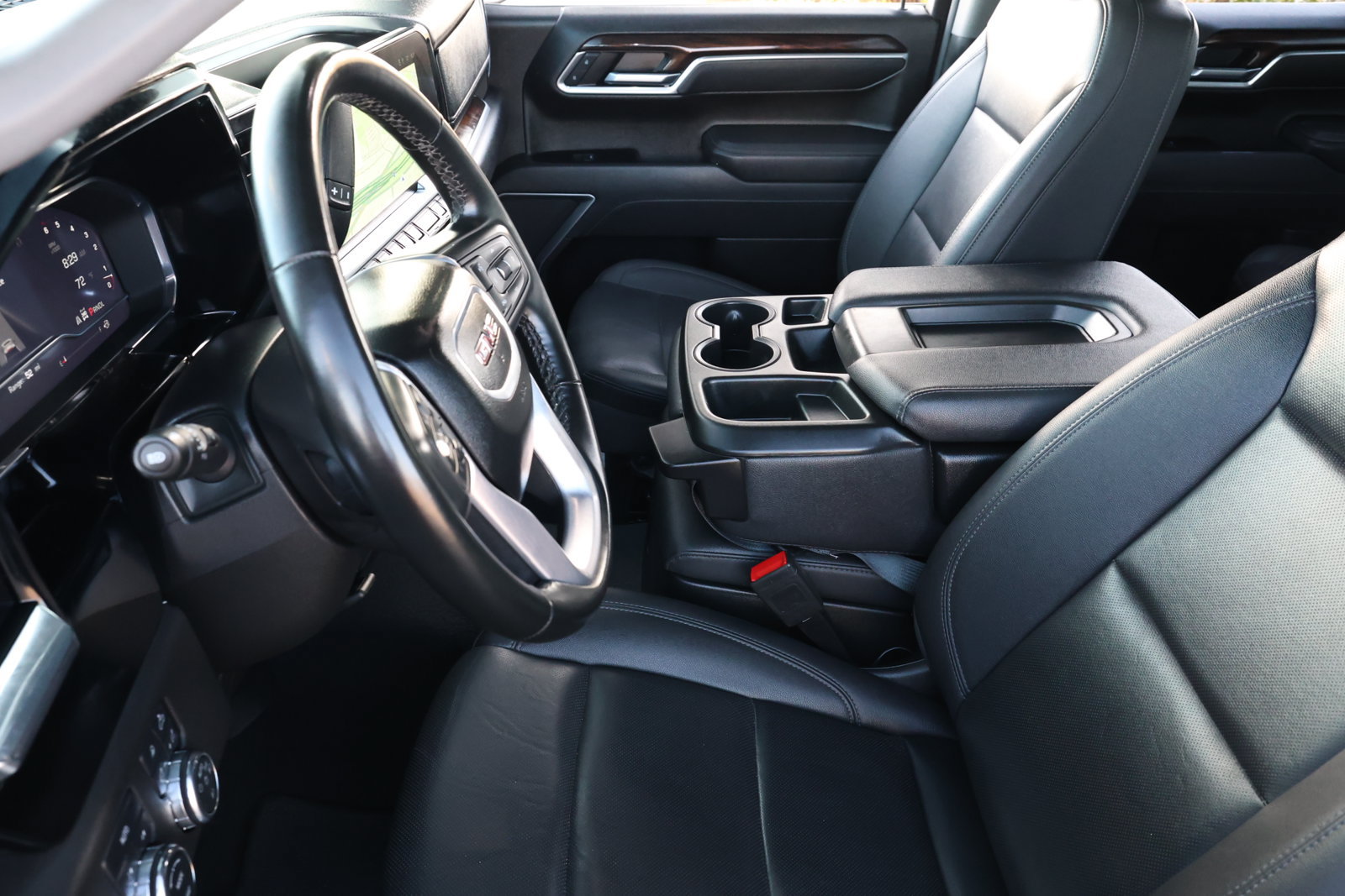 Used 2025 GMC Sierra 1500 SLT AWD/4WD image 14