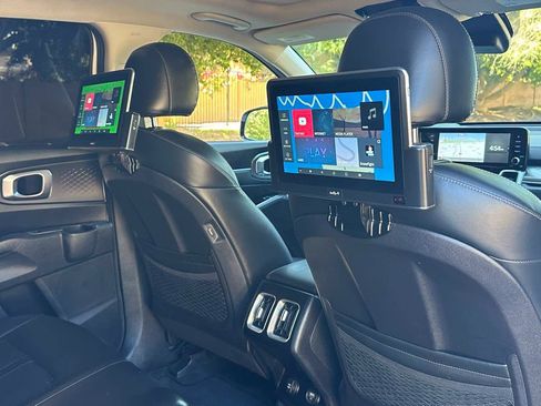 Used 2022 Kia Sorento S w/ Panoramic Sunroof Package FWD image 17
