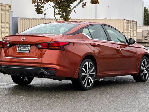 Certified 2022 Nissan Altima 2.5 SR image 4