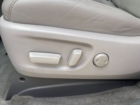 Used 2018 Toyota Sienna XLE w/ XLE Navigation Package FWD image 14
