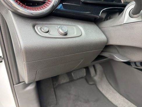 New 2026 Chevrolet Trax RS w/ Sunroof Package FWD image 9