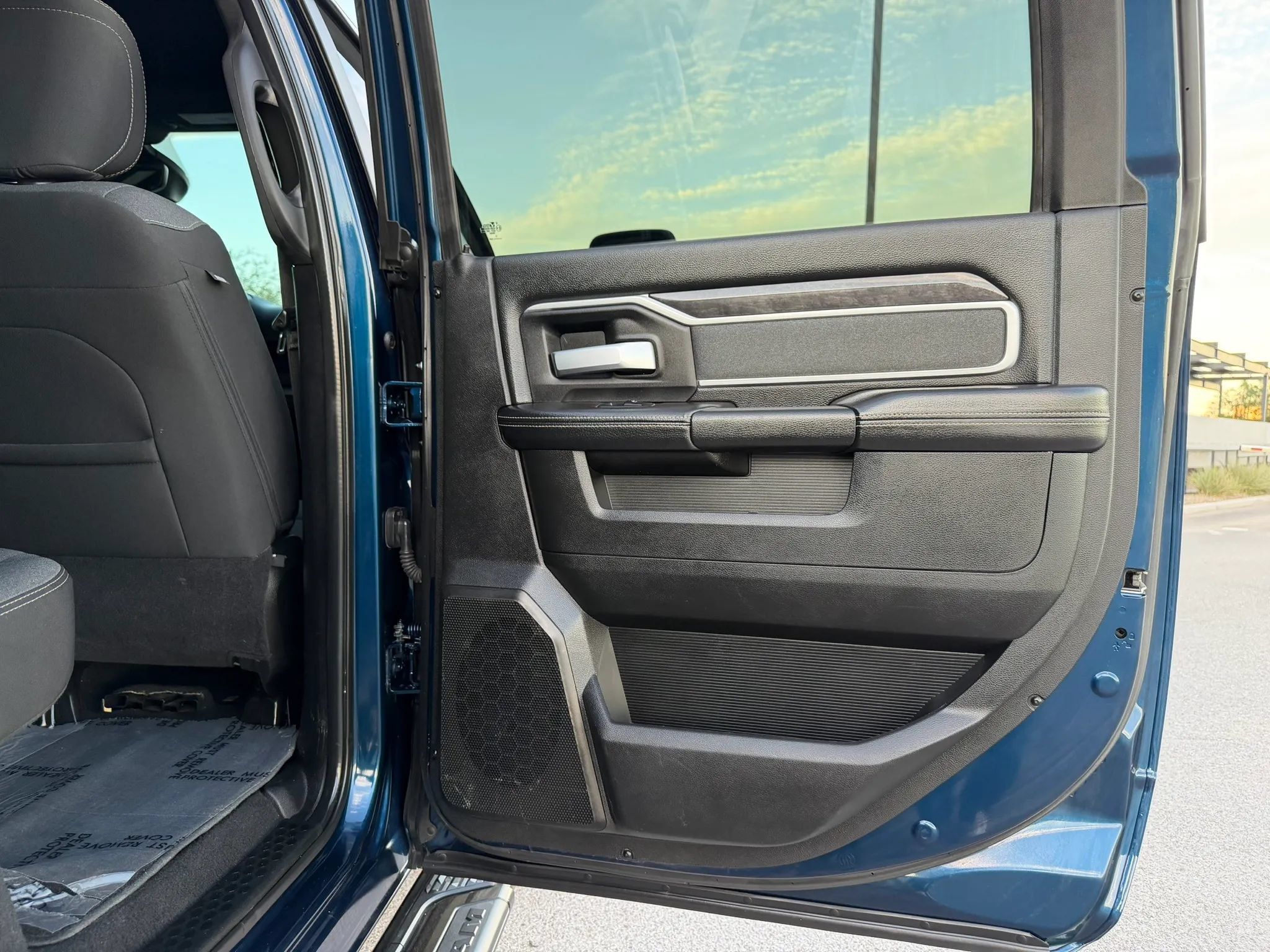 Used 2023 RAM 2500 Big Horn w/ Night Edition AWD/4WD image 31