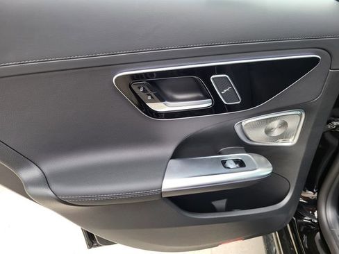 Used 2025 Mercedes-Benz C 300 4MATIC Sedan image 38