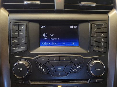 Used 2017 Ford Fusion SE FWD image 25