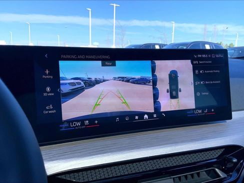 Certified 2025 BMW 330i Sedan image 24