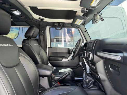 Used 2018 Jeep Wrangler Rubicon w/ Power Convenience Group AWD/4WD image 44