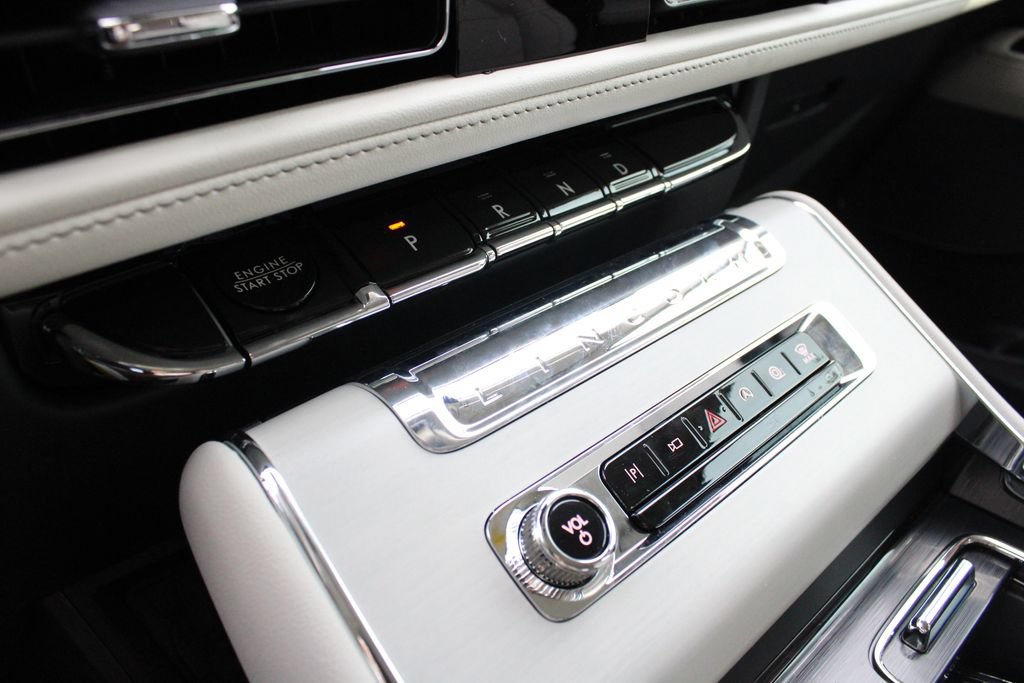 New 2027 Lincoln Aviator Reserve AWD/4WD image 16