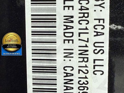 Used 2022 Chrysler Pacifica Touring-L w/ Uconnect Theater Family Group image 25